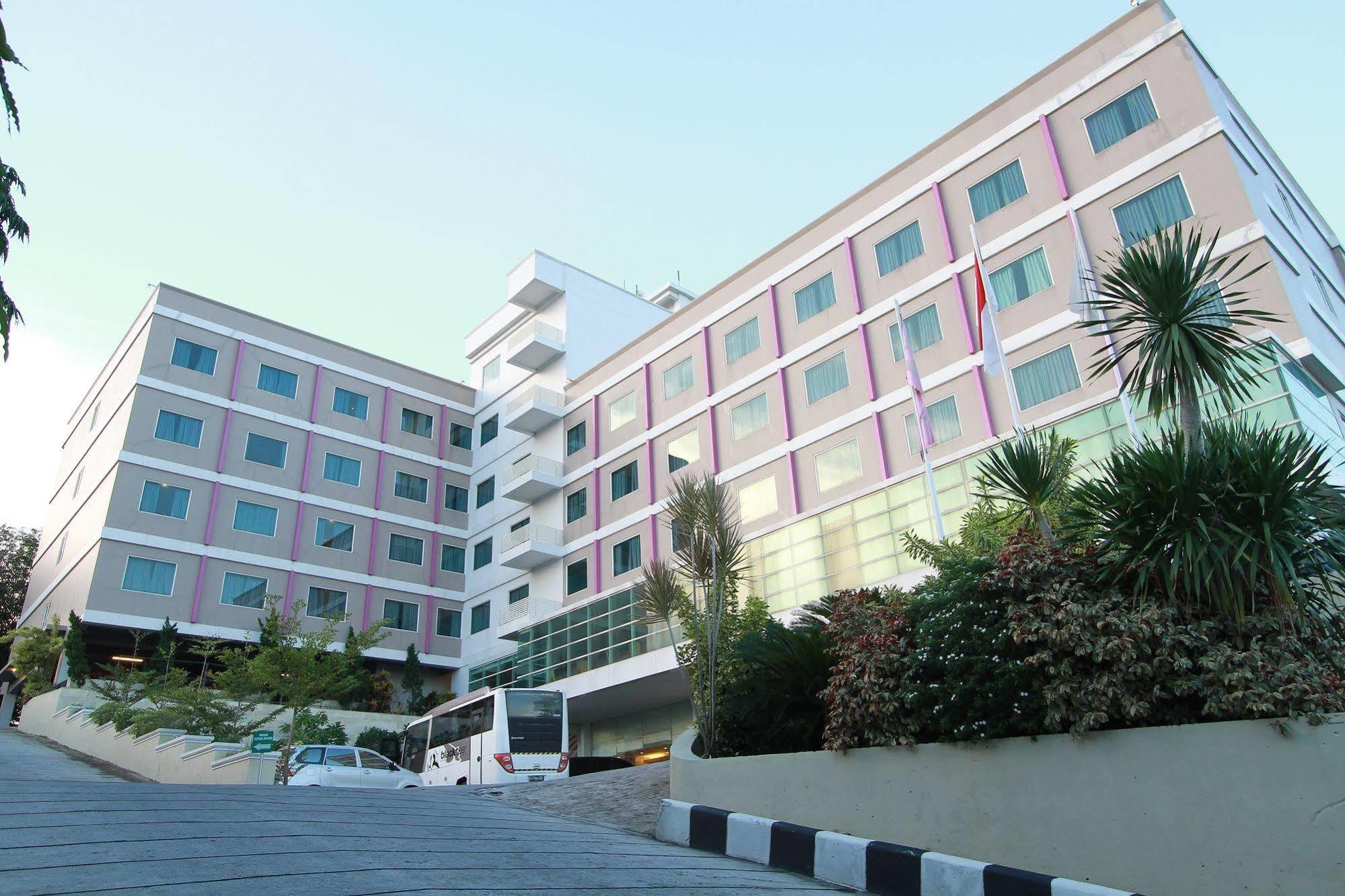 D'Primahotel Balikpapan エクステリア 写真
