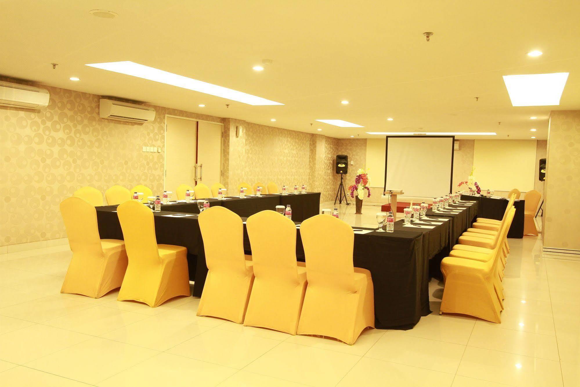 D'Primahotel Balikpapan エクステリア 写真